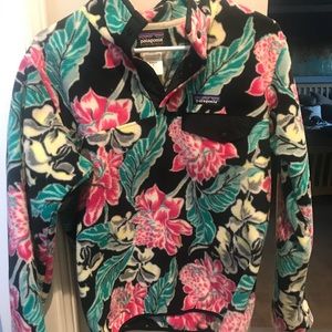 Women’s Patagonia pullover fleece